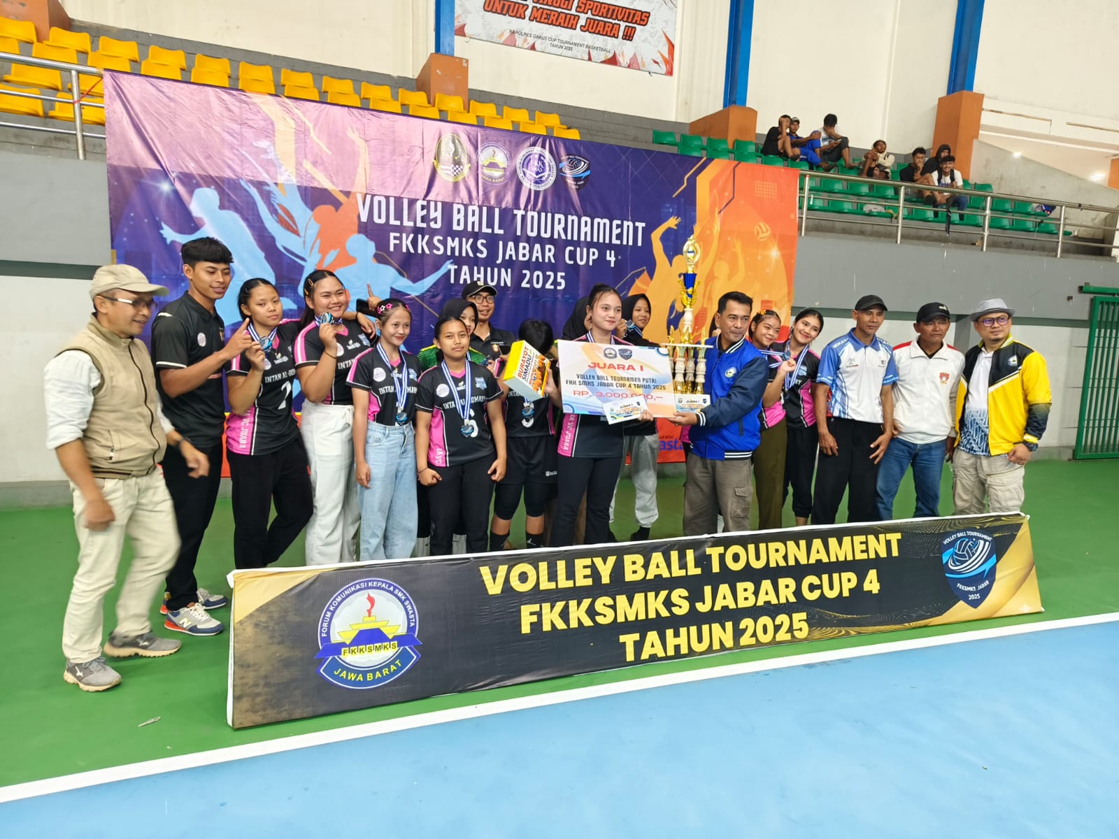 Sukses Meriah Volley Ball Tournament FKKS SMKS Jawa Barat Cup 4 Tahun 2025 - Gambar 4
