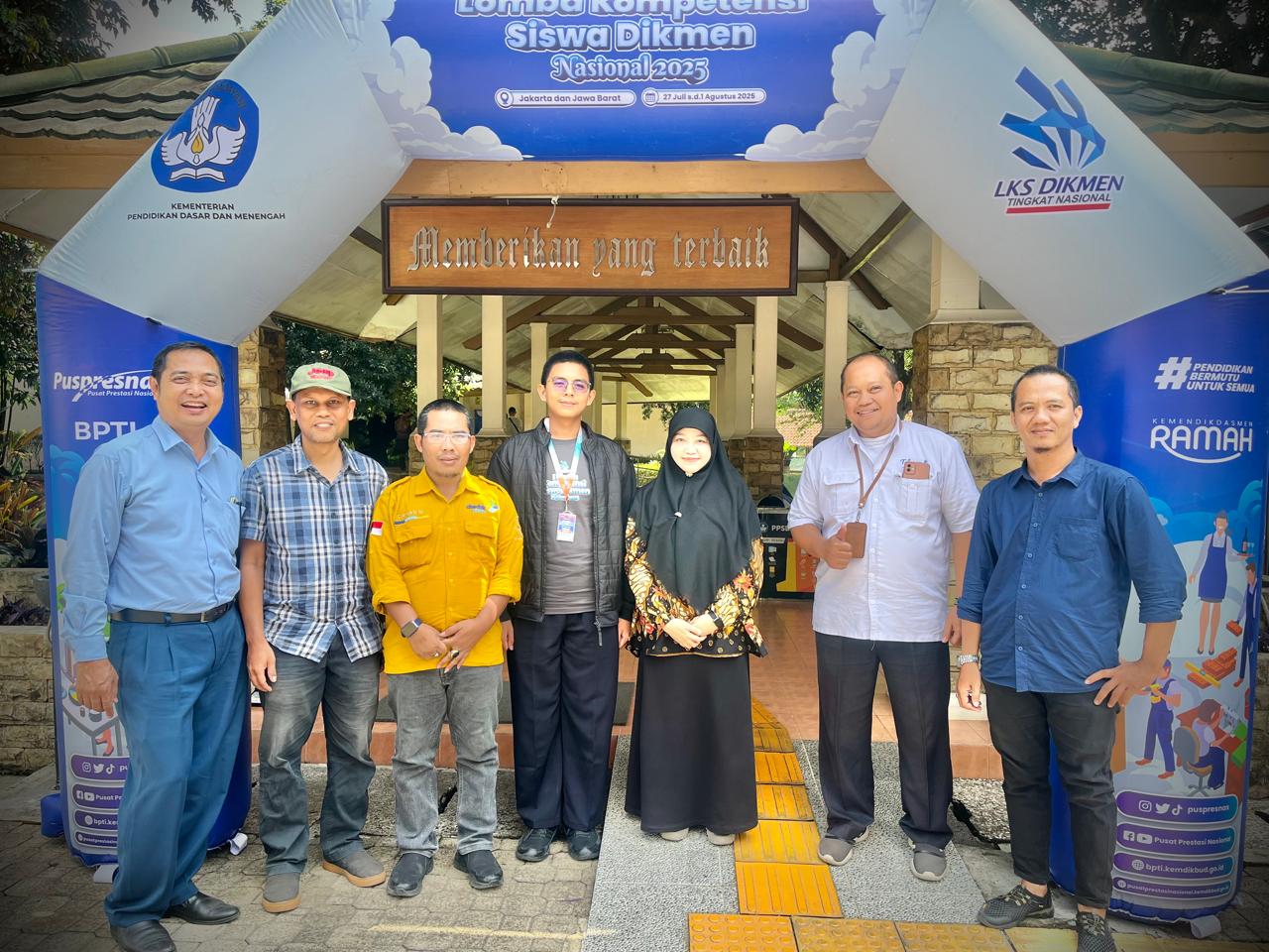 Kontingen SMK Kabupaten Bekasi di LKS Dikmen Tingkat Nasional 2025
